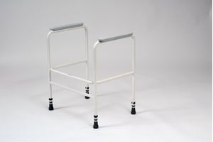 Toilet surround - Height adjustable